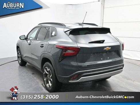 New 2026 Chevrolet Trax LT w/ LT Convenience Package image 10
