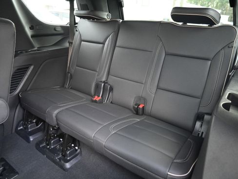 Used 2025 GMC Yukon Elevation w/ LPO, Floor Liner Package image 12
