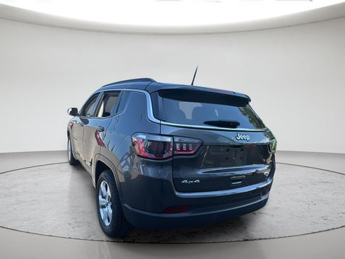 Used 2018 Jeep Compass Latitude AWD/4WD image 6