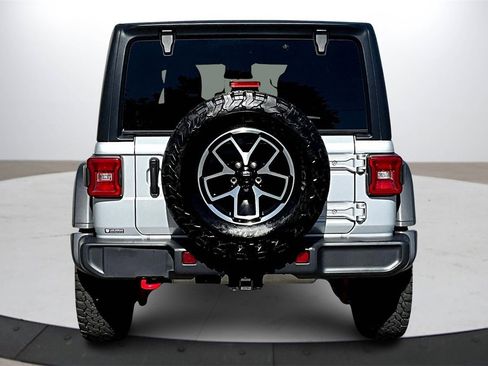 Used 2024 Jeep Wrangler Unlimited Rubicon image 7