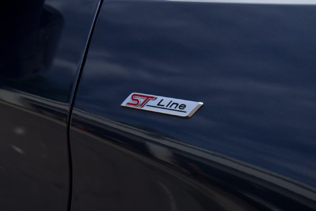 Used 2022 Ford Explorer ST-Line RWD image 11