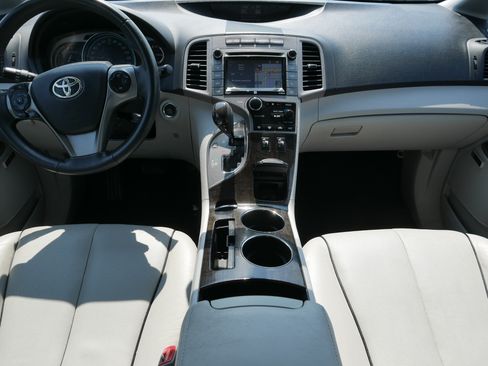 Used 2015 Toyota Venza Limited AWD/4WD image 10
