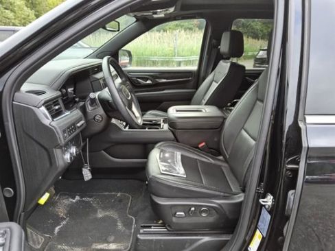 Used 2024 GMC Yukon Denali AWD/4WD image 7