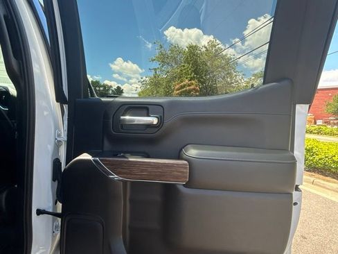 Used 2019 Chevrolet Silverado 1500 High Country w/ Technology Package AWD/4WD image 19
