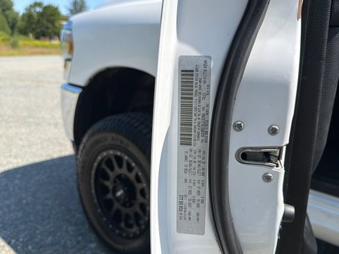 Used 2020 RAM 2500 Big Horn w/ Level 1 Equipment Group AWD/4WD image 30