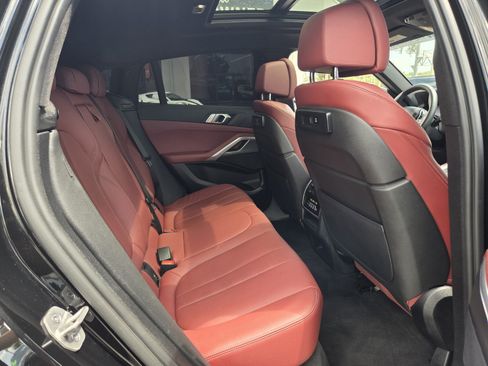 Used 2022 BMW X6 xDrive40i w/ Luxury Seating Package AWD/4WD image 16