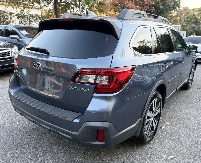 Used 2018 Subaru Outback 2.5i Limited AWD/4WD image 7
