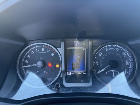 Used 2020 Toyota Tacoma TRD Off-Road w/ Technology Package image 21