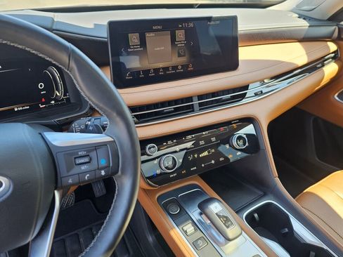 Used 2023 INFINITI QX60 Sensory w/ Vision Package AWD/4WD image 30