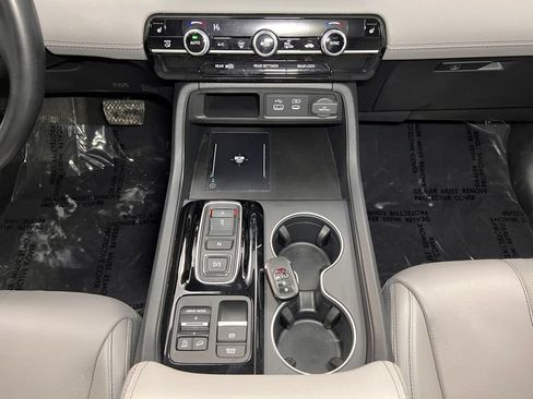 Used 2023 Honda Pilot Touring image 17