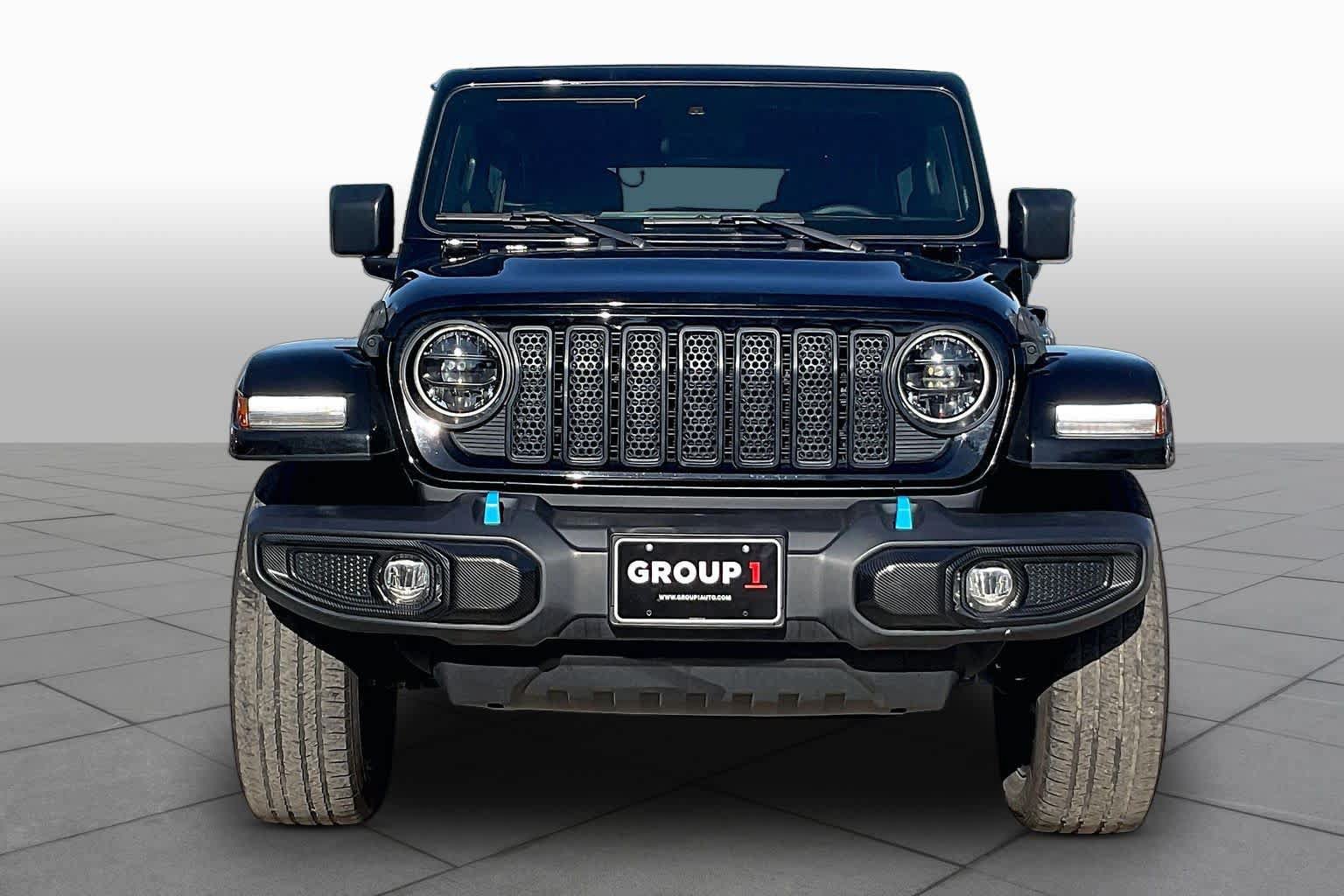 Used 2024 Jeep Wrangler Unlimited Sahara AWD/4WD image 4