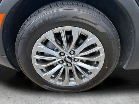 Used 2024 Cadillac XT4 Premium Luxury FWD image 38