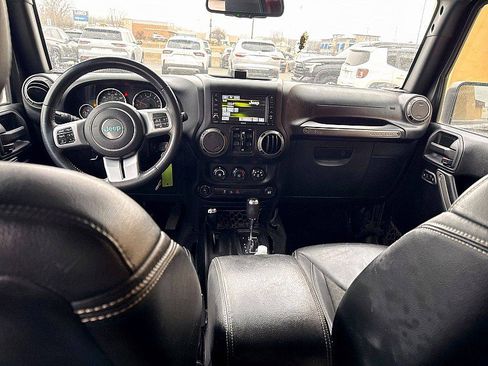 Used 2016 Jeep Wrangler Unlimited Sport image 10