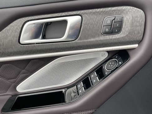 New 2026 Ford Explorer Platinum w/ LUX Leather Package image 24