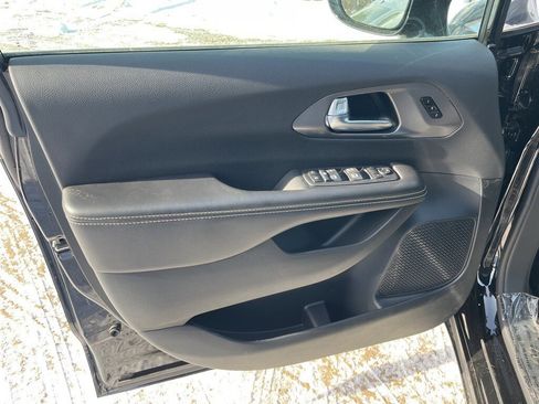 New 2026 Chrysler Pacifica Select image 17