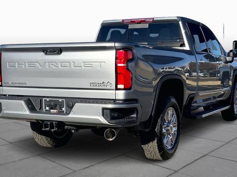 Used 2025 Chevrolet Silverado 2500 High Country w/ Technology Package image 13