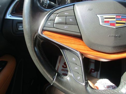 Used 2021 Cadillac XT5 Premium Luxury image 10