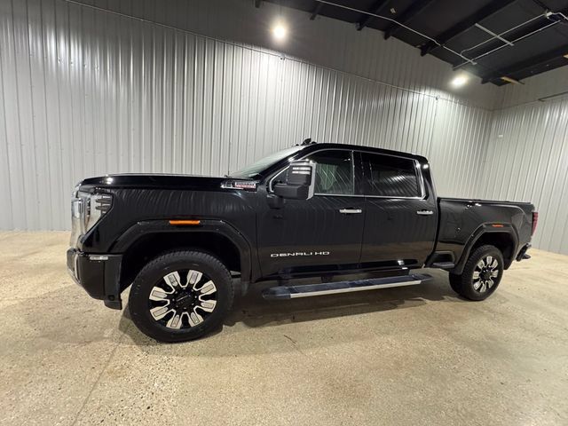 Used 2024 GMC Sierra 2500 Denali w/ Denali Reserve Package AWD/4WD image 2