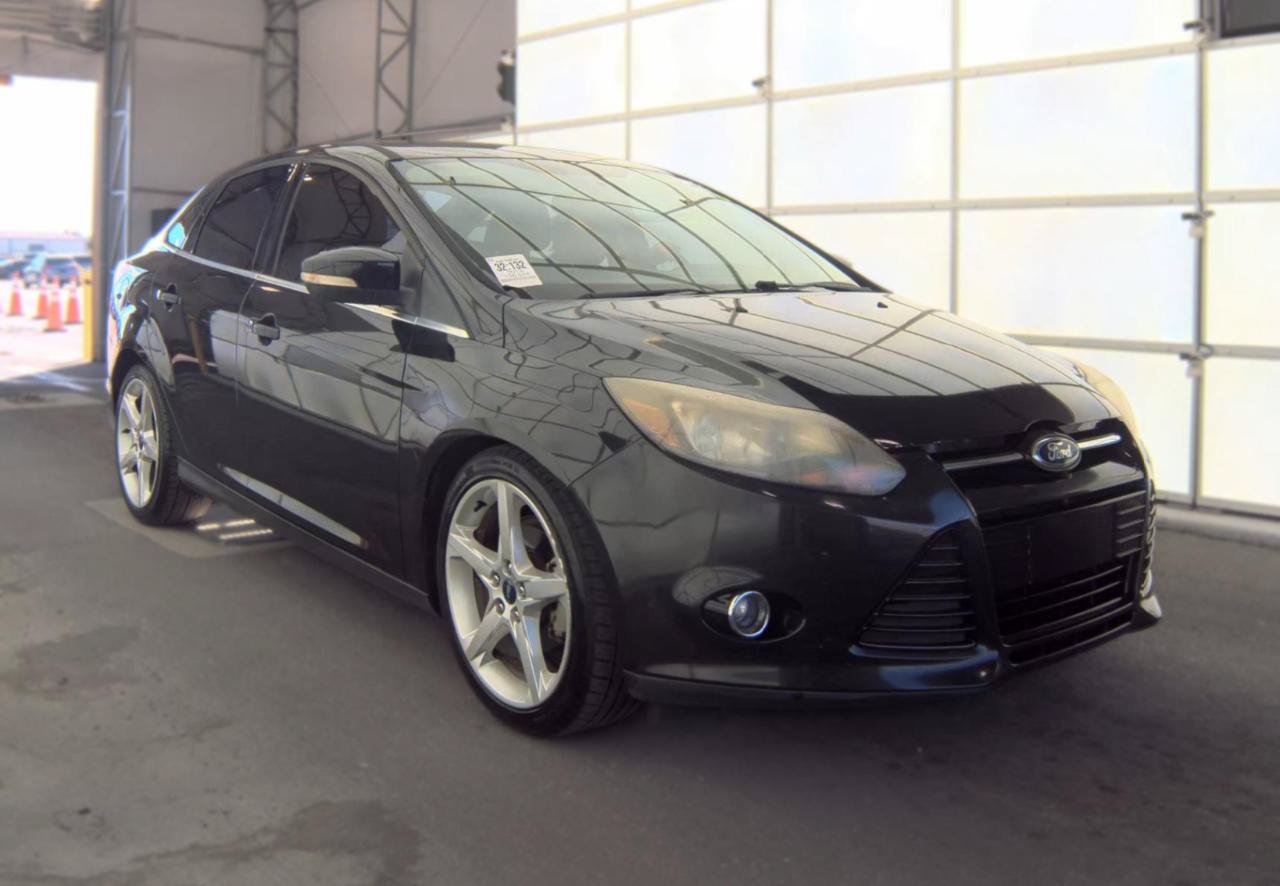 Used 2013 Ford Focus Titanium w/ Titanium Handling Pkg FWD image 4