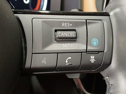 Used 2023 Nissan Rogue Platinum w/ Platinum Premium Package AWD/4WD image 29