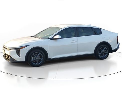 Certified 2025 Kia K4 FWD image 1