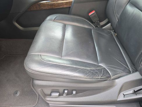 Used 2019 Chevrolet Suburban LT w/ Luxury Package image 37