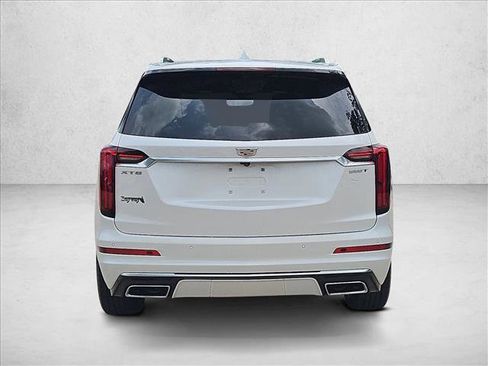 Used 2024 Cadillac XT6 Luxury FWD image 7