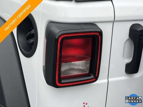 Used 2025 Jeep Wrangler Sport AWD/4WD image 9