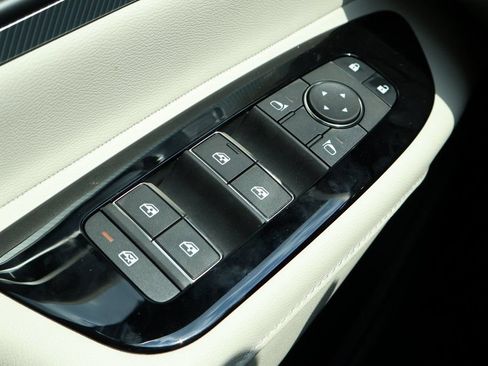 New 2025 Nissan Murano SL image 15