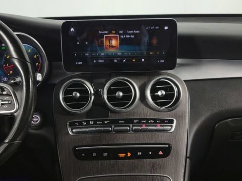 Used 2021 Mercedes-Benz GLC 300 4MATIC w/ Premium Package image 22
