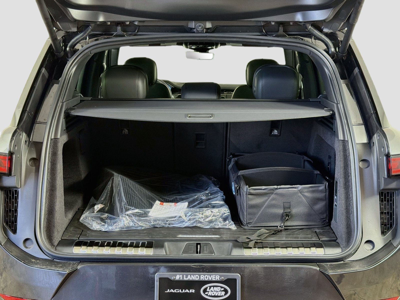 New 2026 Land Rover Range Rover Sport Dynamic SE AWD/4WD image 29