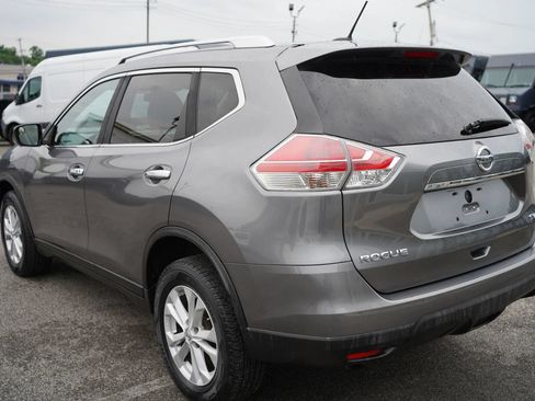Used 2016 Nissan Rogue SV AWD/4WD image 2