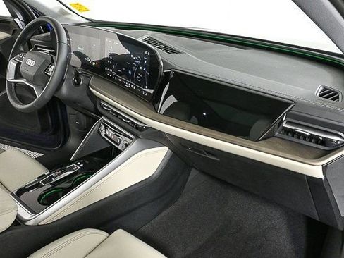 New 2025 Audi Q5 2.0T Premium Plus image 24