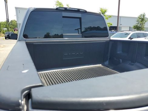Used 2020 Nissan Titan SV w/ SV Convenience Package AWD/4WD image 12