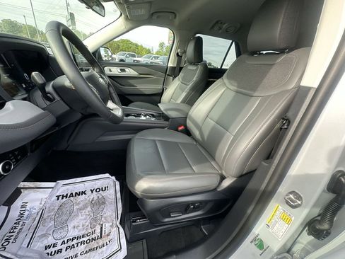 New 2026 Ford Explorer Active RWD image 15