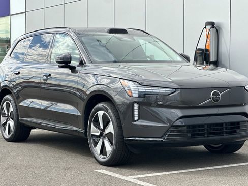 New 2025 Volvo EX90 Plus w/ Protection Package Premier image 7