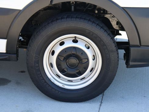 Used 2020 Ford Transit 250 Medium Roof image 8