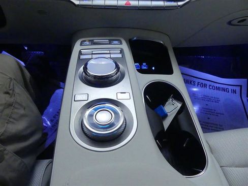 Used 2025 Genesis Electrified GV70 Advanced w/ Prestige Package image 21