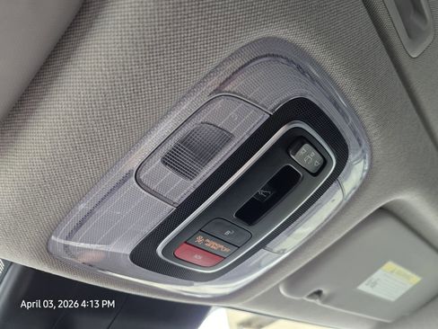 Used 2025 Hyundai Elantra Limited image 32