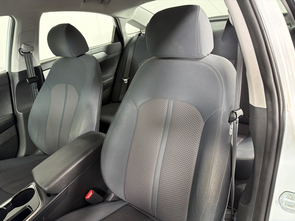 Used 2019 Hyundai Sonata SE w/ Cargo Package FWD image 13