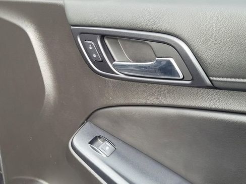 Used 2017 Chevrolet Suburban LT image 13