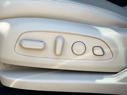 Used 2024 Buick Enclave Avenir w/ Avenir Technology Package FWD image 27