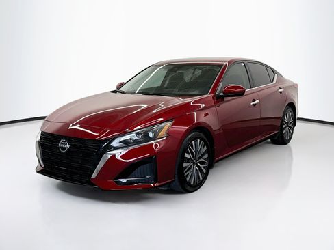 Used 2023 Nissan Altima 2.5 SV FWD image 3