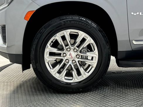 Used 2021 GMC Yukon SLT w/ SLT Premium Package AWD/4WD image 42