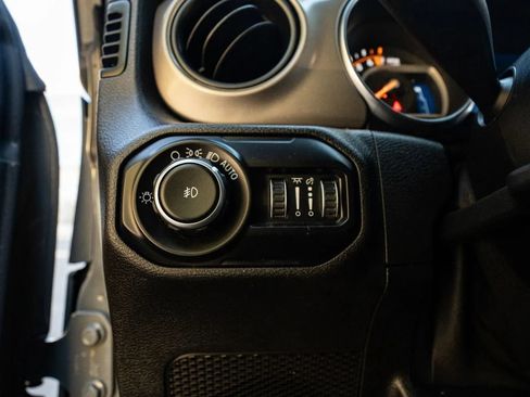 Used 2020 Jeep Wrangler Unlimited Sport S AWD/4WD image 37