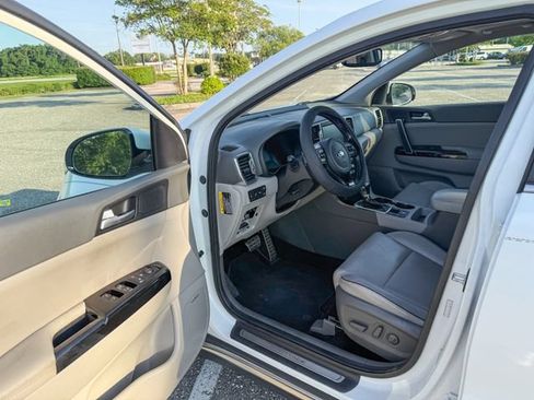 Used 2018 Kia Sportage SX FWD image 11