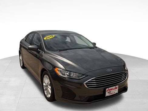Used 2019 Ford Fusion SE FWD image 3
