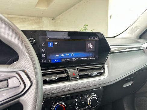 Used 2025 Chevrolet TrailBlazer LT image 21