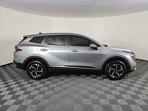 Used 2023 Kia Sportage LX image 2