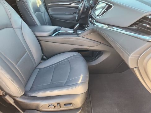 Used 2021 Buick Enclave Essence w/ Sound and Sites Package image 17